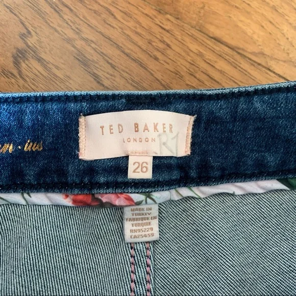 Floral Embroidered Blue Jeans - Picture 5 of 9